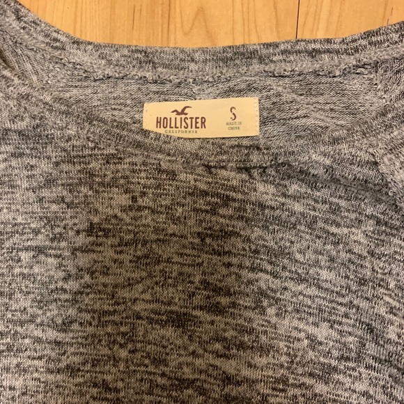 🌺 2/$25 Hollister black & white speckled sweater - Picture 3 of 6